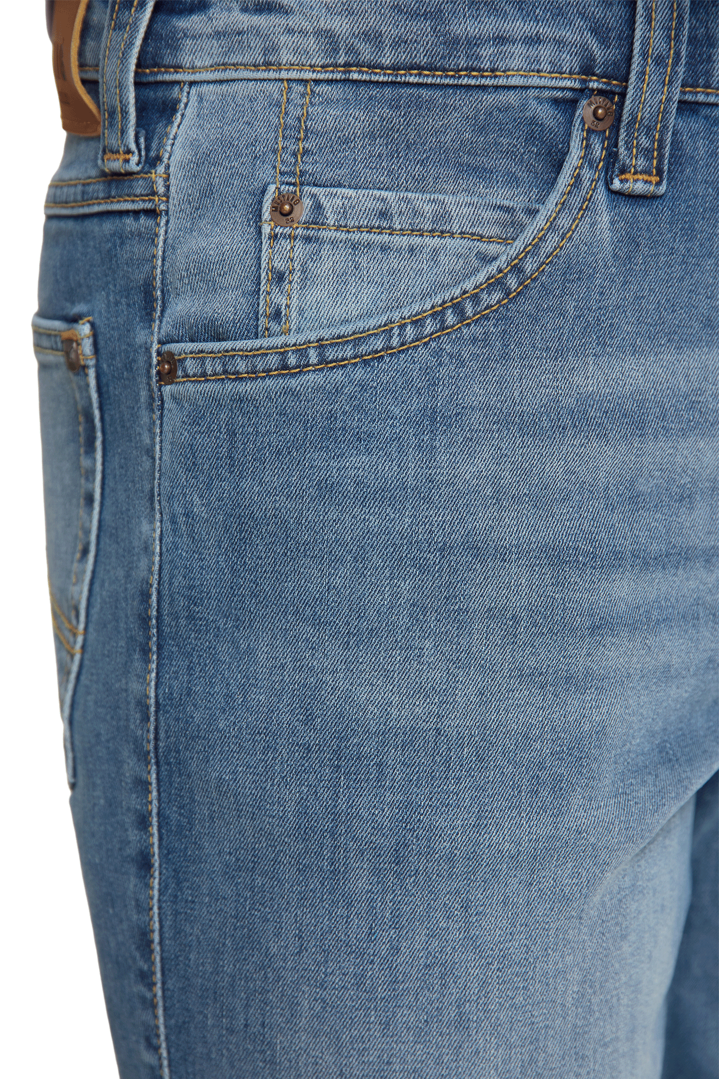 TRAMPER STRAIGHT Medium Used Regular Fit